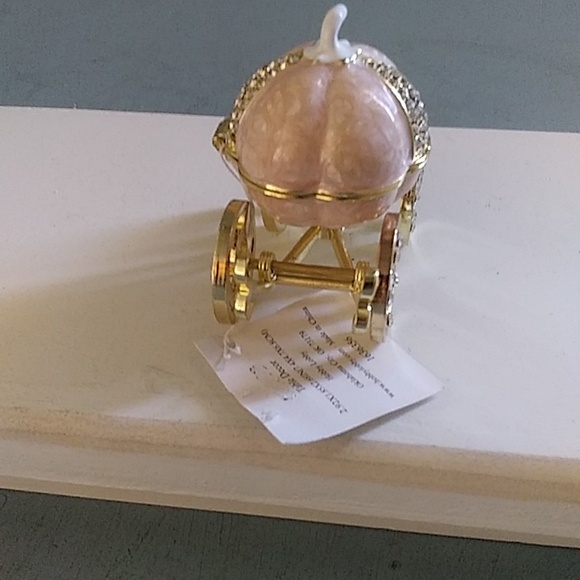 COPY - Bejeweled Cinderella Pumpkin Carriage Mini Hinged Trinket Pill Box 3" Hi… - Picture 5 of 5